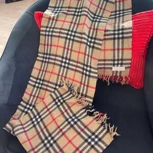 Burberry classic vintage nova Beige and Red Plaid Scarf